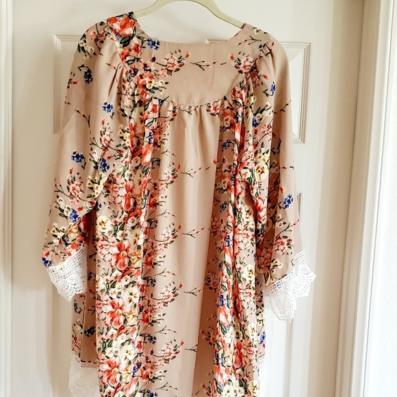 NWOT Taupe Boho Lightweight Floral Kimono - Picture 4 of 7